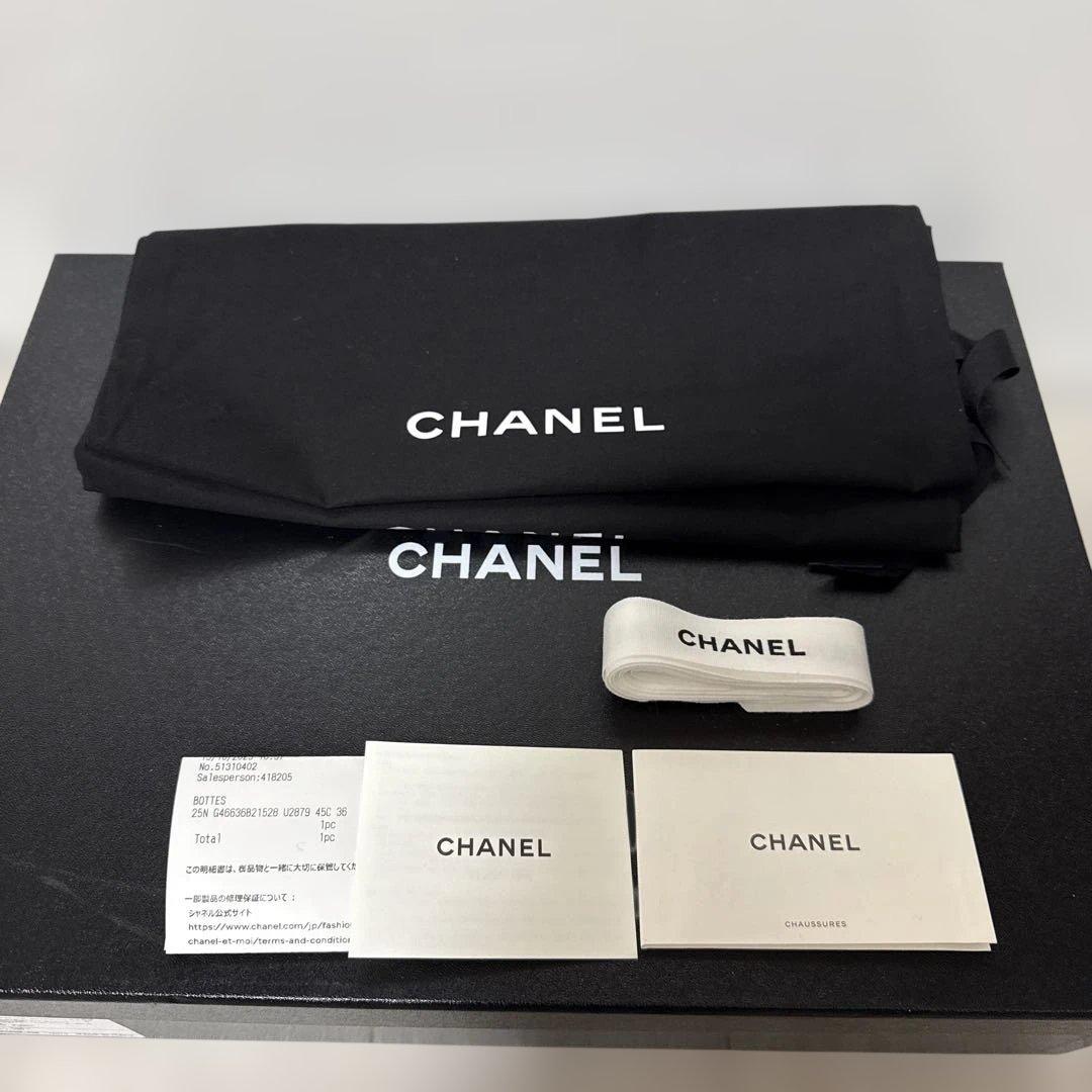 CHANEL ムートンブーツ ベージュ/ブラック