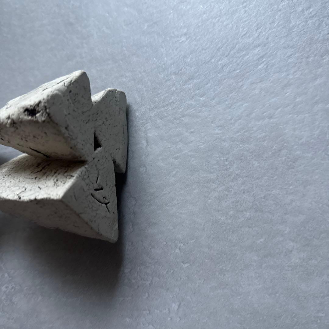 中根楽さん 草のオブジェ