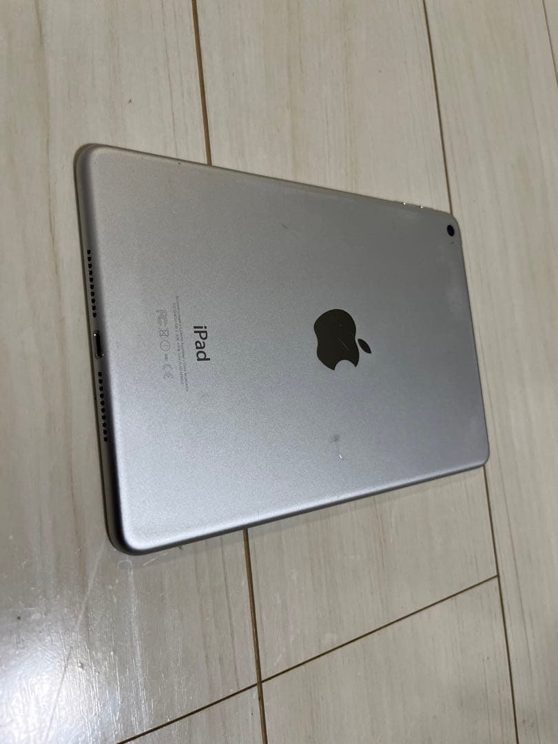 Apple iPad mini4シルバー32GB