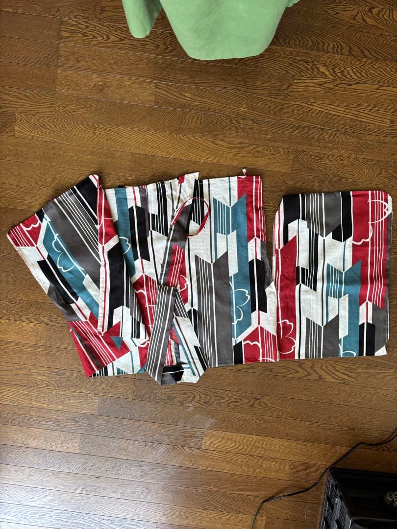 浴衣 幾何学模様 赤黒白青大きいサイズ4L-5Lセパレート