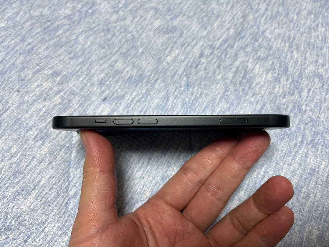 iPhone 15 美品 128GB バッテリー100%