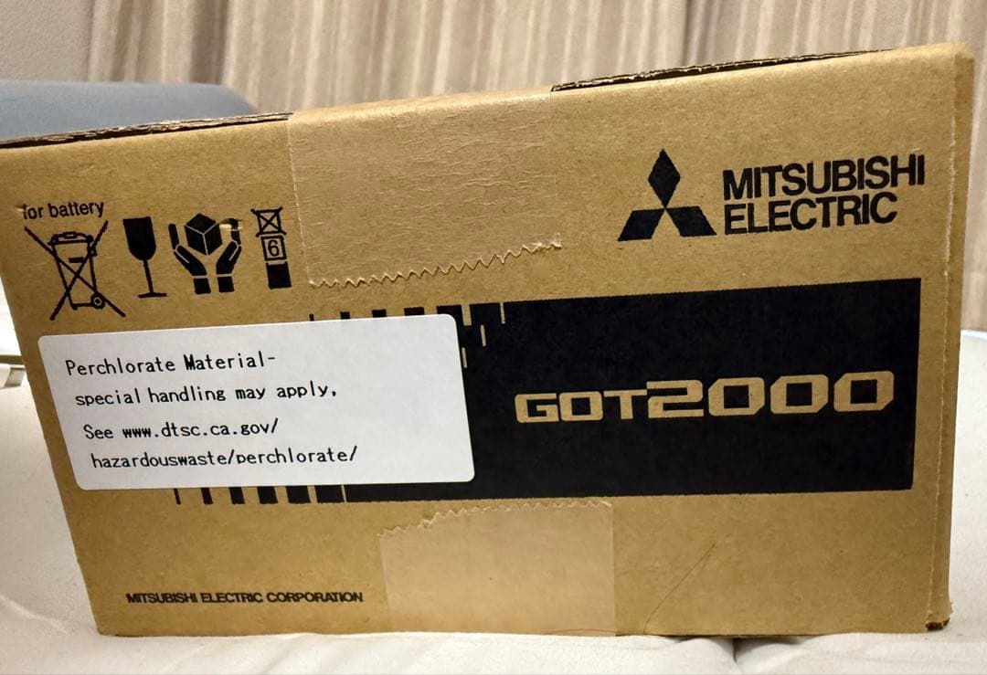 新品未開封 三菱 タッチパネル GT2507-WTBD