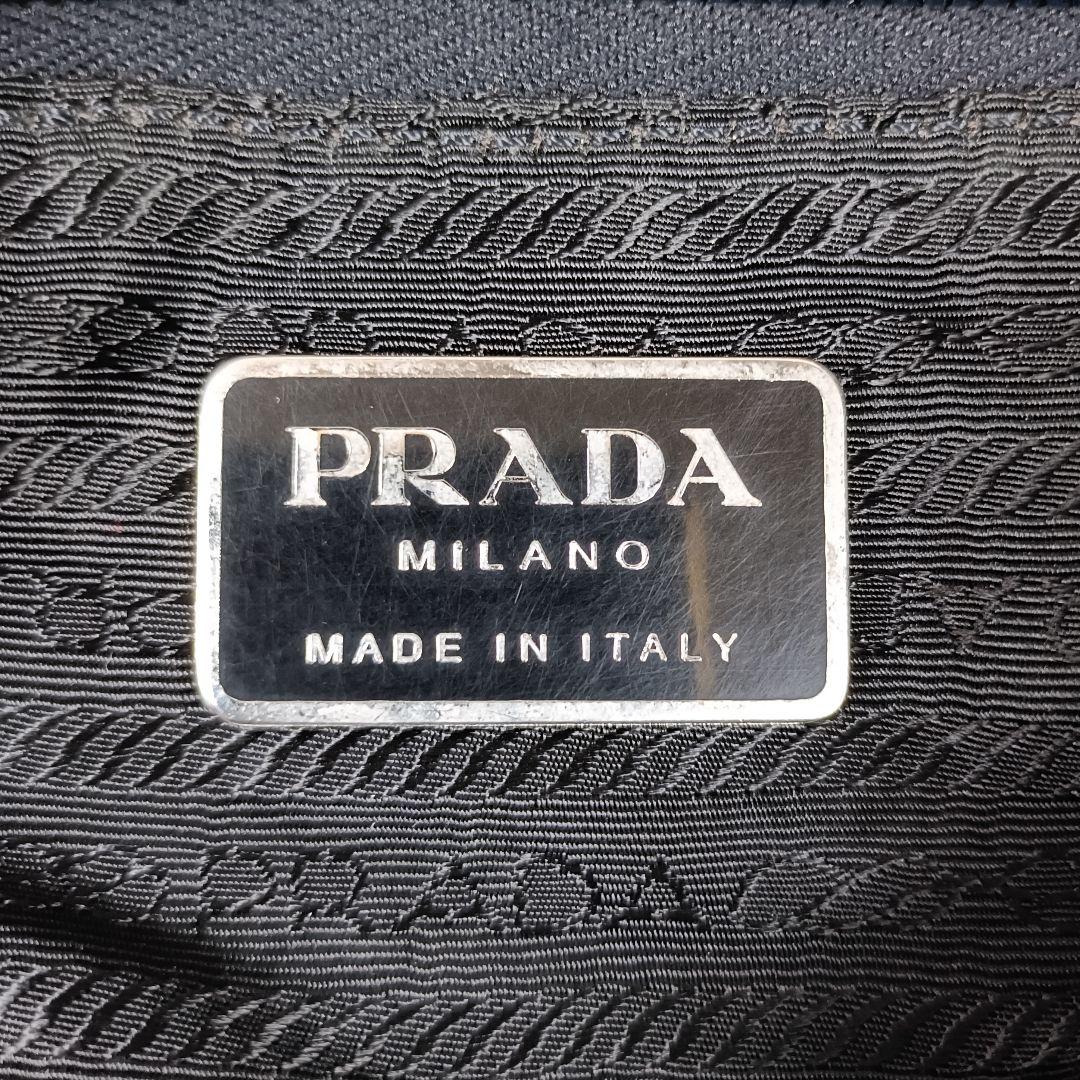 PRADA 三角ロゴ メッセンジャーバッグ 斜めがけ可 A4収納可 白タグあり