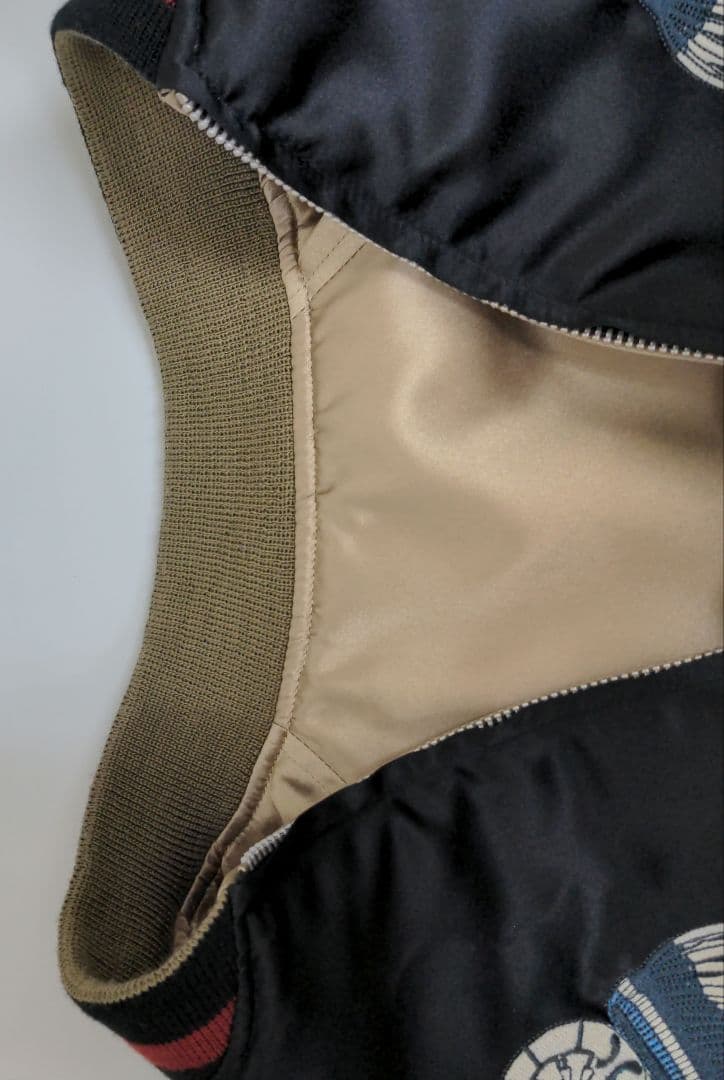 コムサデモードメン黒い刺繍スカジャン　リバーシブル　メンズ　Mサイズ　コムサメン