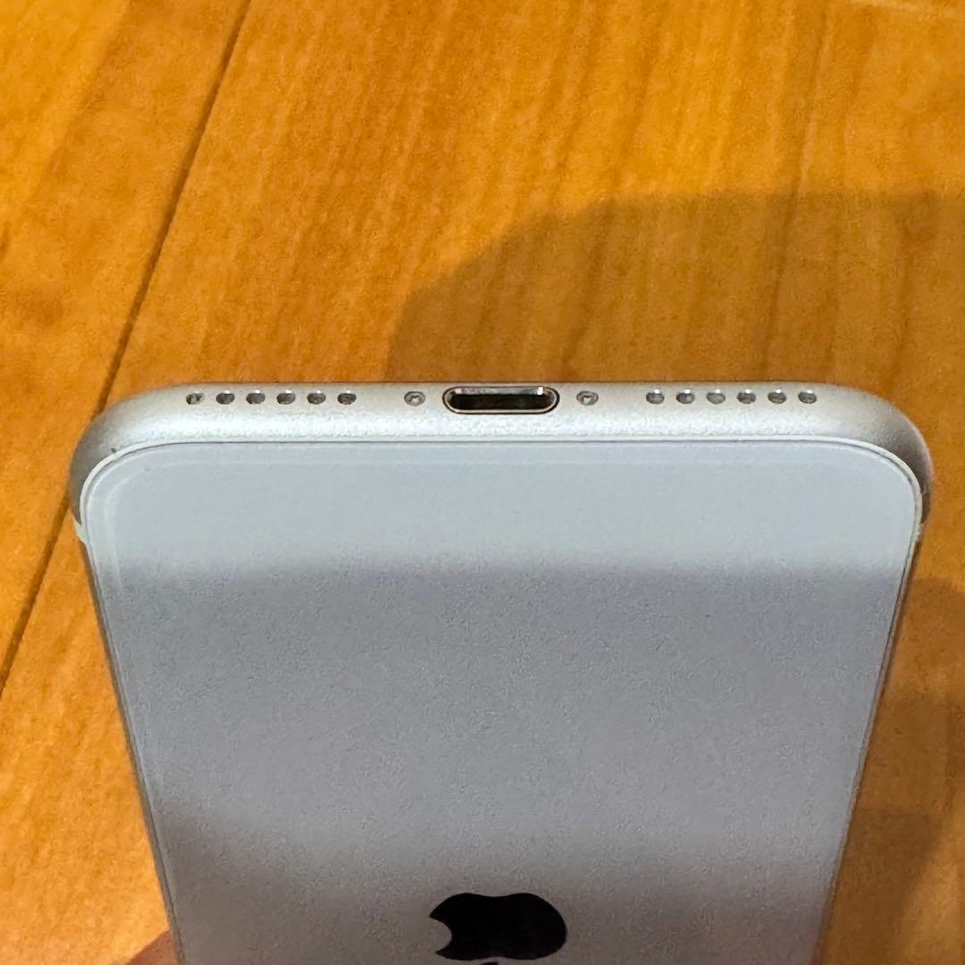 iPhone SE (第2世代) 64GB ホワイト バッテリー76%