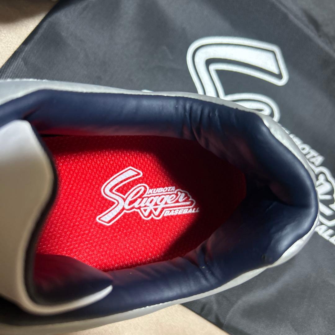 ほぼ未使用　久保田スラッガー　ポイントスパイクホワイト/ネイビー　収納袋付き