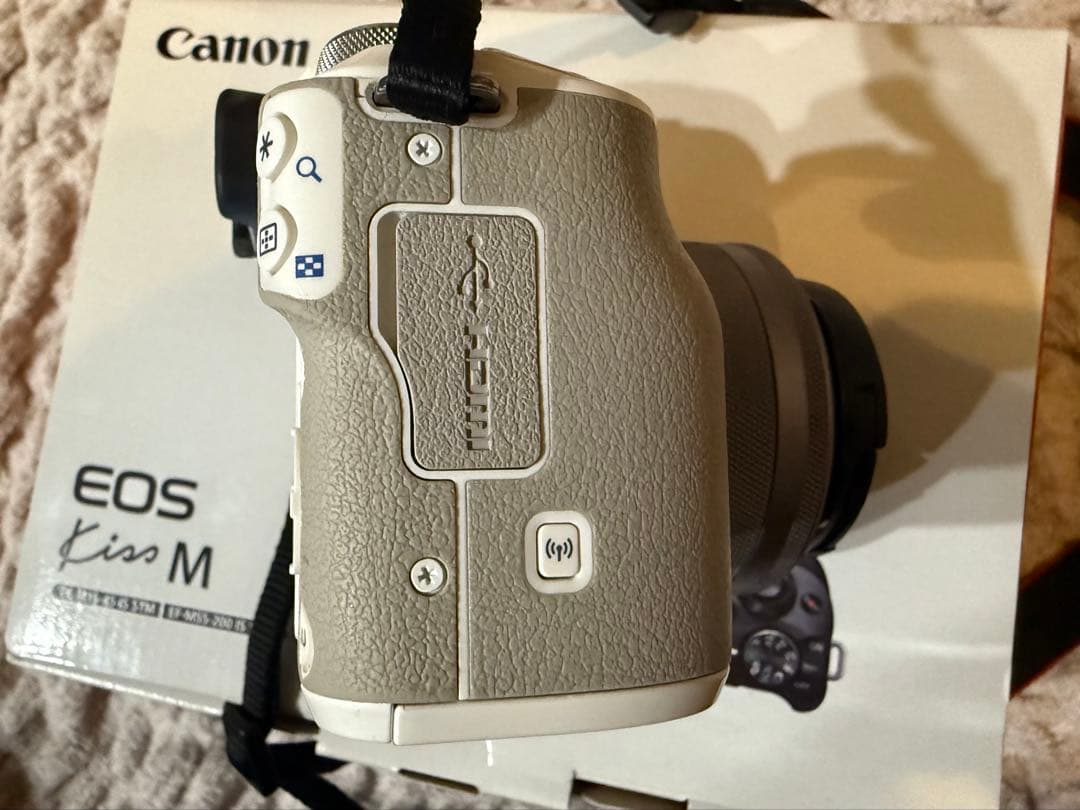 Canon ミラーレス一眼 EOSkissM ホワイト(標準ズームレンズのみ)