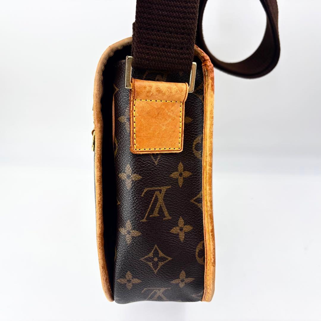 LOUIS VUITTON メッセンジャー ボスフォールPM ショルダーバッグ