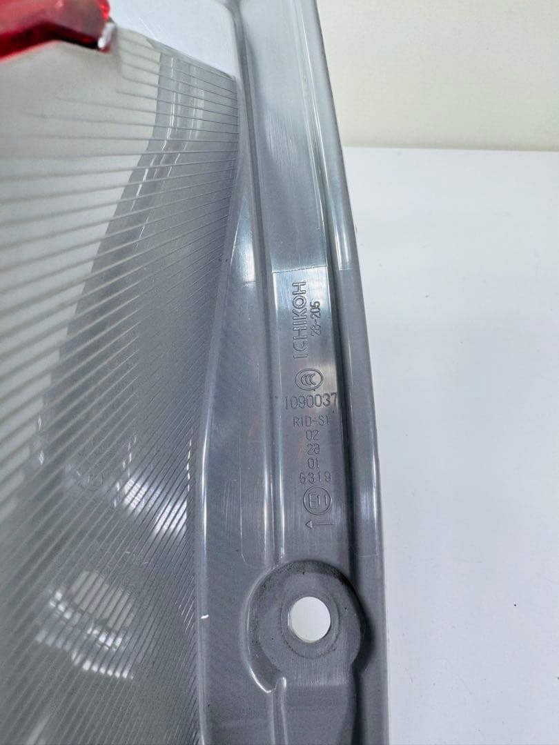 トヨタ 純正ACR50W ACR55W 50 エスティマ中期LED テールライト