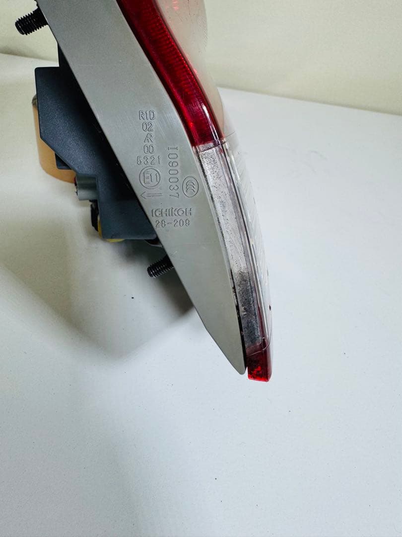 トヨタ 純正ACR50W ACR55W 50 エスティマ中期LED テールライト