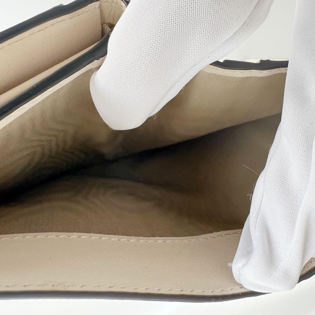 新品 未使用　FURLA　フルラ　二つ折り財布　バビロン　フラワー　花柄