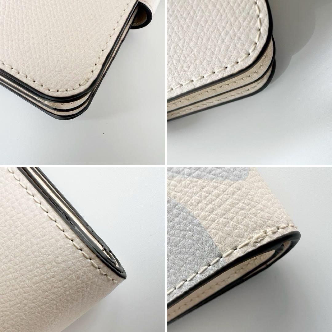 新品 未使用　FURLA　フルラ　二つ折り財布　バビロン　フラワー　花柄