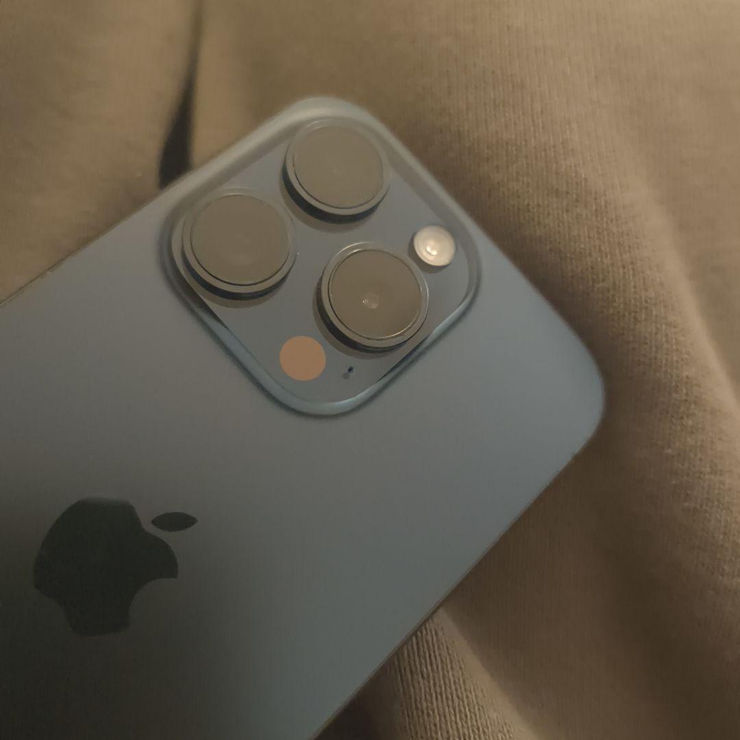 美品　Apple iPhone 15 Pro ブルーチタニウム　バッテリー97%