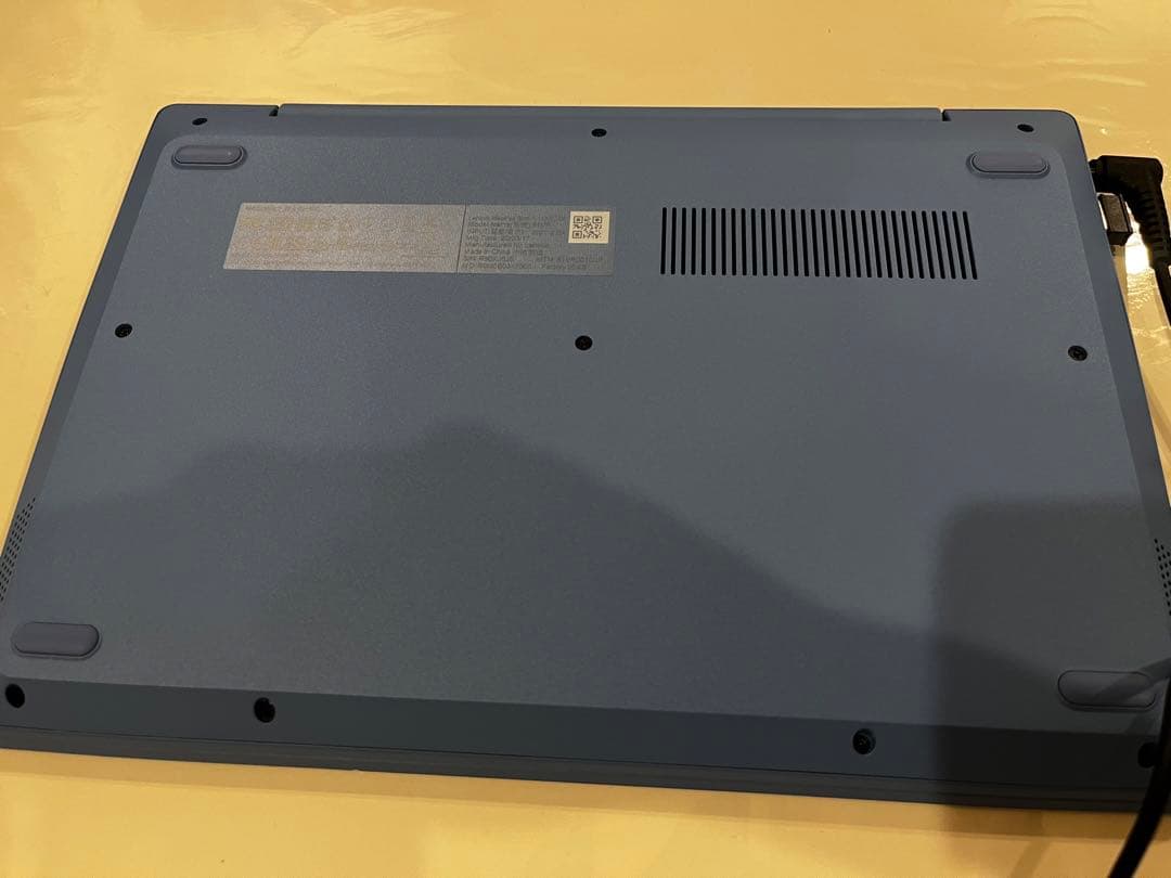 あ*あ様 Lenovo ノートパソコン11.6インチ　極美品　オークション500