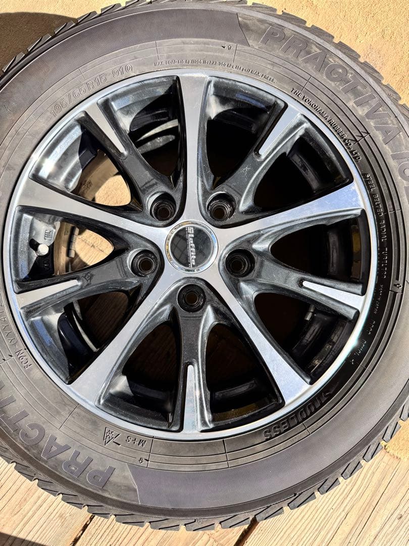 195/65R15 スタッドレスタイヤセット　8割溝残