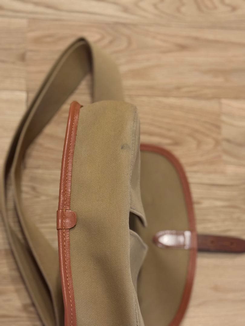 チャーム付 Brady ショルダーバッグ STOUR