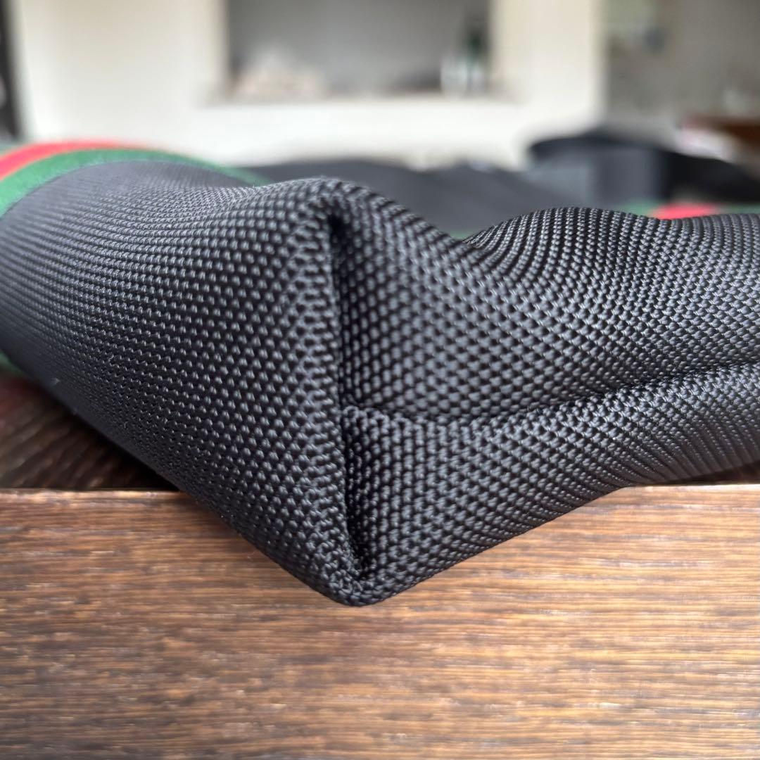 【美品】グッチ　ナイロン メッセンジャーバッグ　ショルダーバッグ