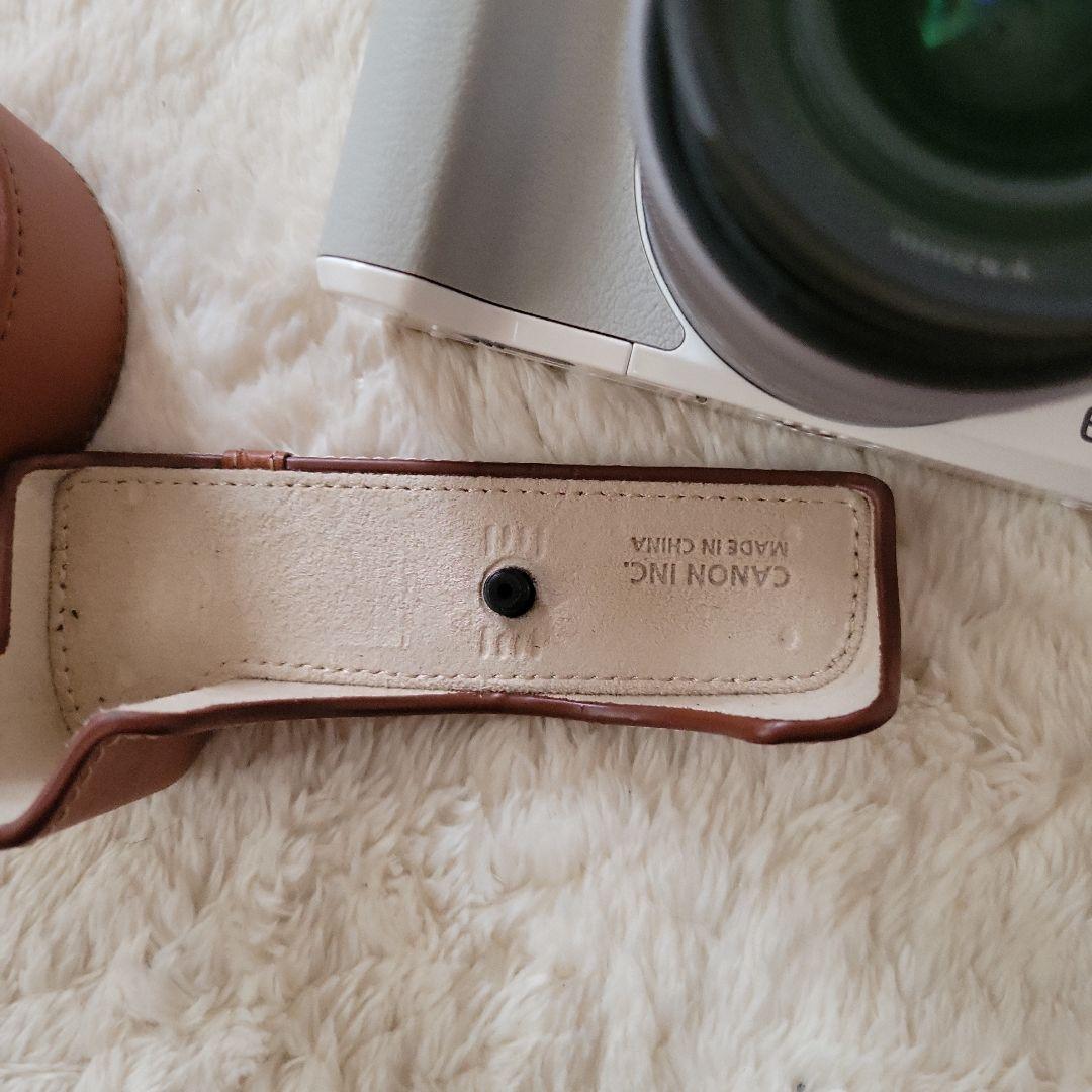 Canon EOS KISS M Wレンズキット ホワイト