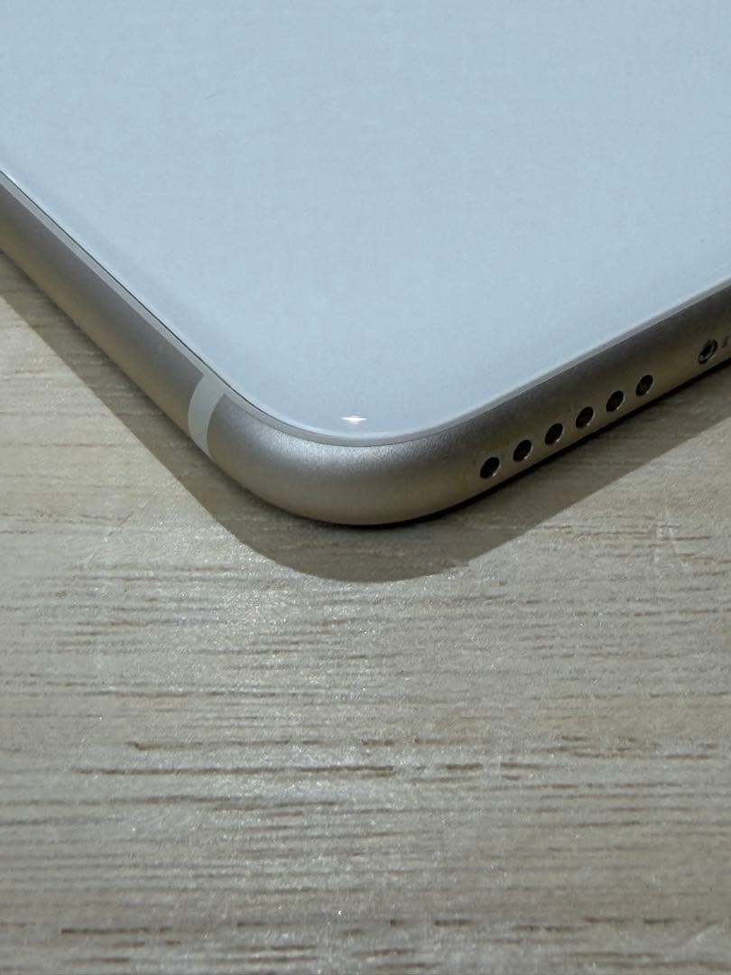 Apple iPhone SE 第3世代 ホワイト 64GB 美品　箱、付属品無