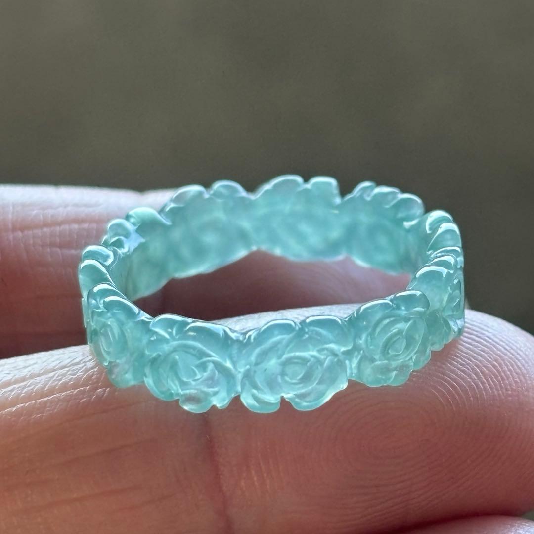 グアテマラ産 天然本翡翠 A貨 氷種 薔薇彫り くり抜きリング　18号