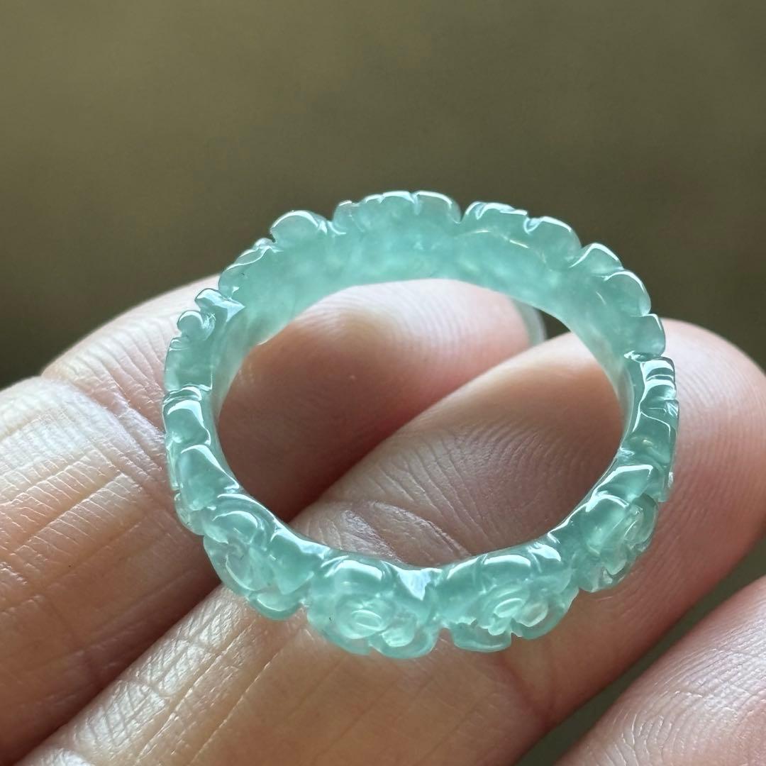 グアテマラ産 天然本翡翠 A貨 氷種 薔薇彫り くり抜きリング　18号