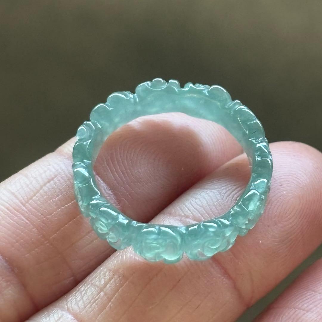 グアテマラ産 天然本翡翠 A貨 氷種 薔薇彫り くり抜きリング　18号