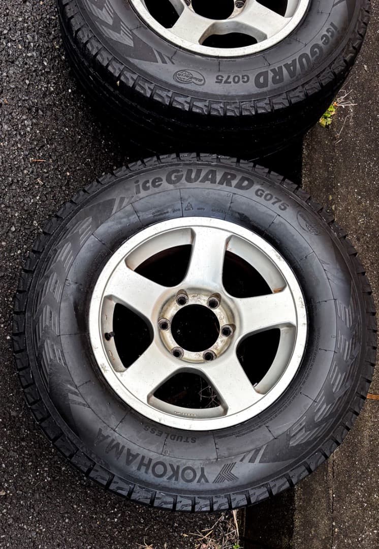 トヨタ ランクルプラド95 スタッドレスタイヤ 4本Set 265/70R16