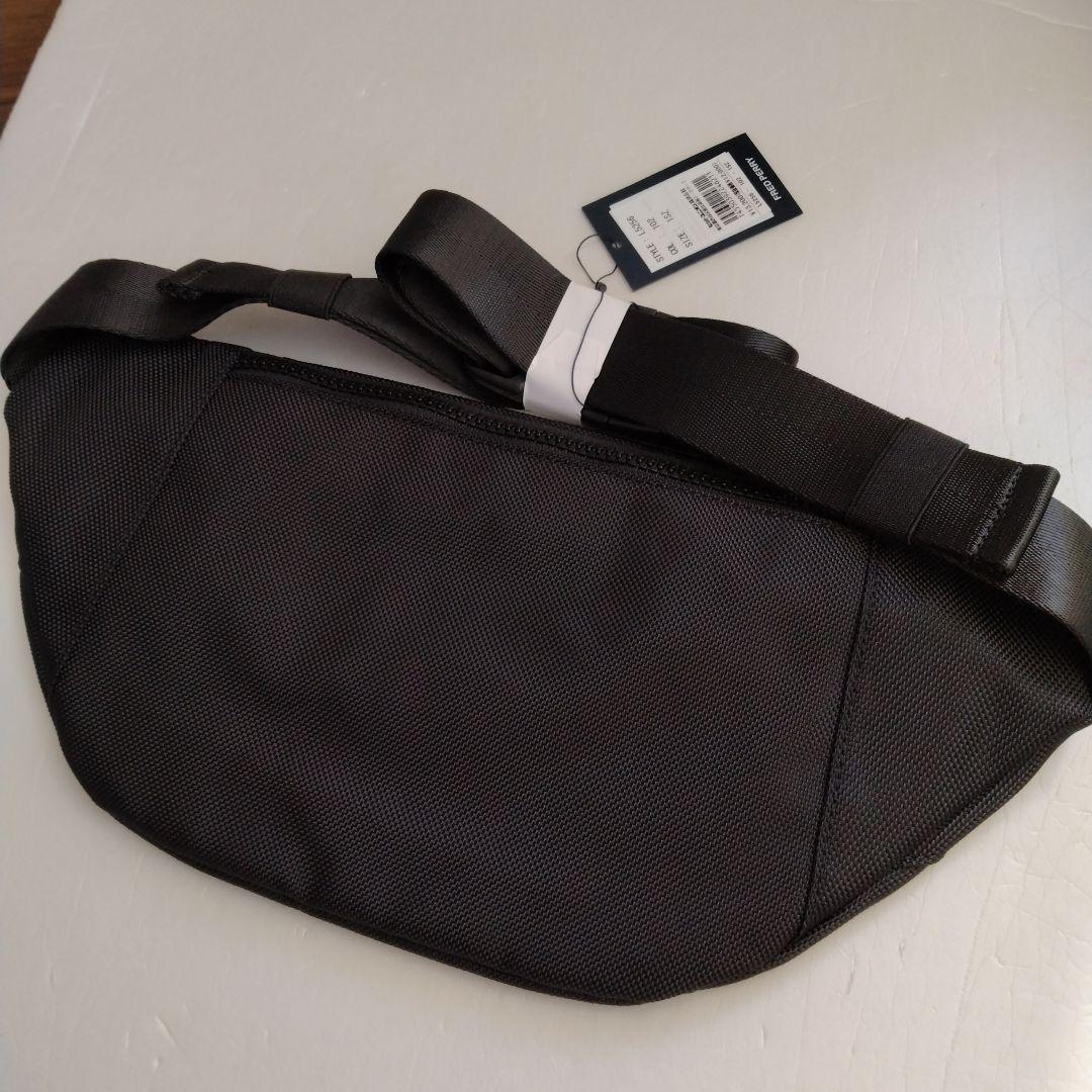 FRED PERRY　フレッドペリー　バッグ　ウエストポーチ　ブラック