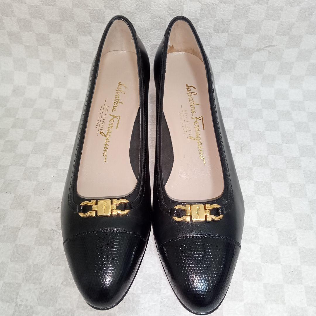 【未使用品】フェラガモ パンプス ガンチーニ23.5レザー