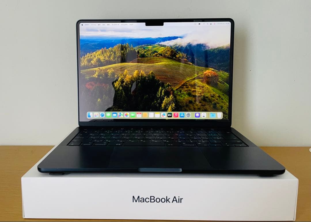 美品　MacBook Air M2チップ　バッテリー100%