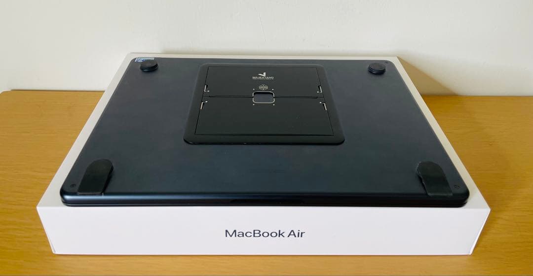 美品　MacBook Air M2チップ　バッテリー100%