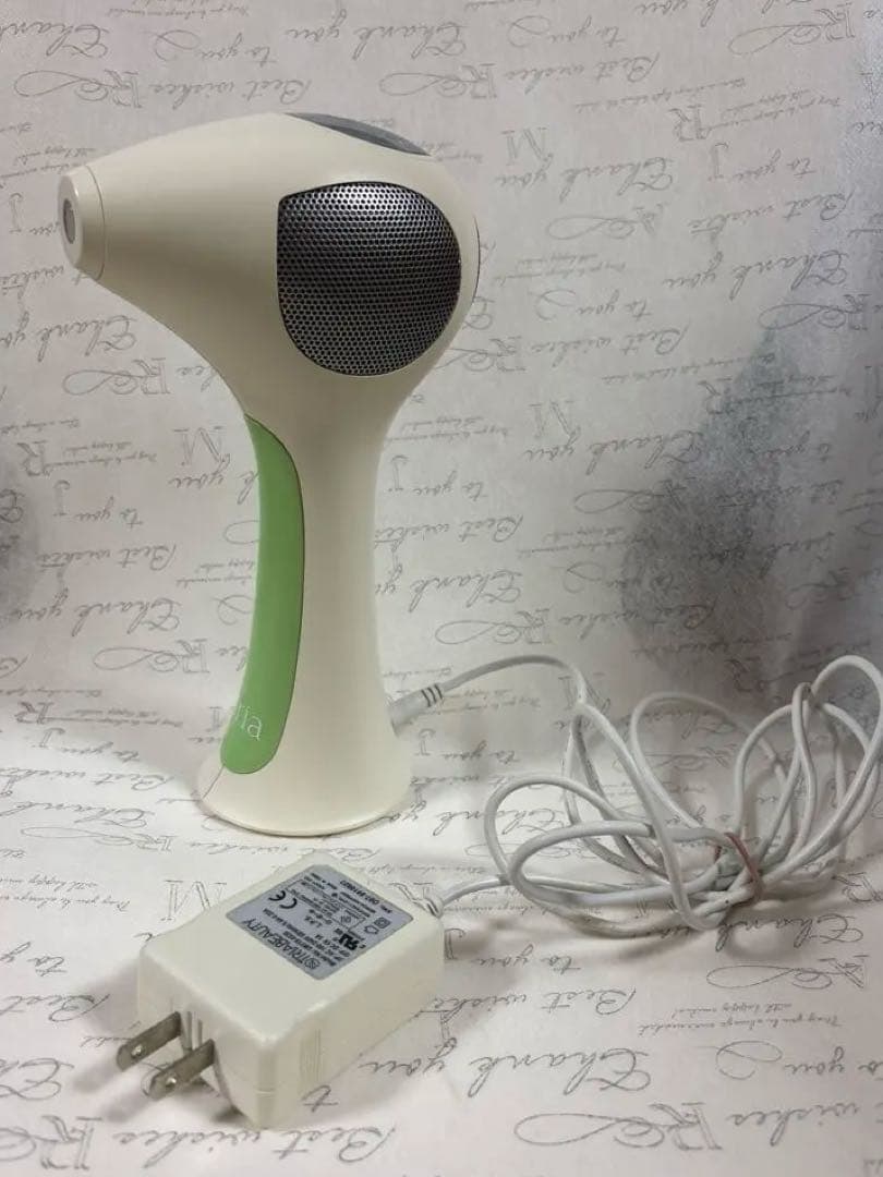 動作確認済み　トリア 脱毛器 本体 充電器付き