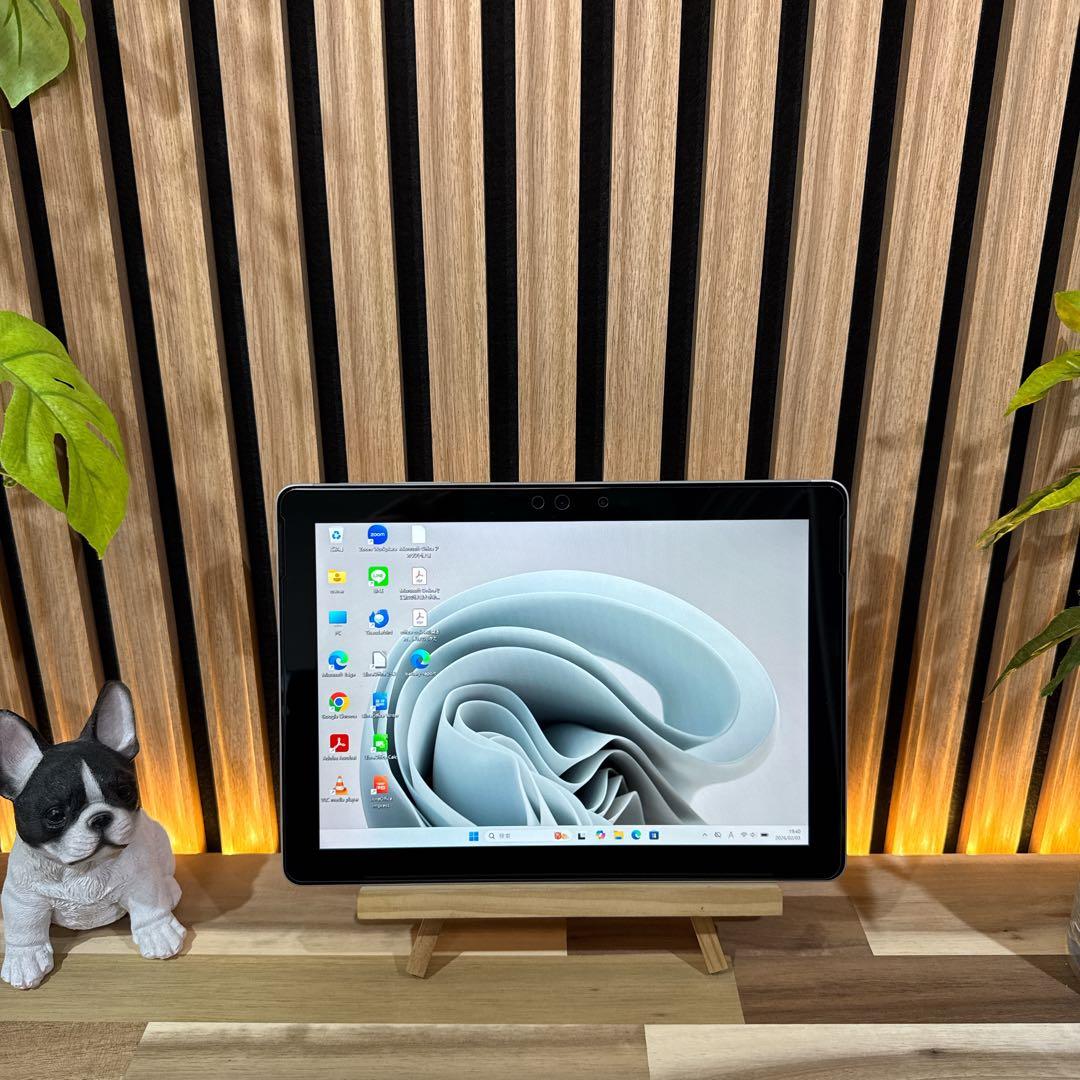 美品 2in1‼️Surface Go☘プラチナ☘タッチパネル式☘ノートパソコン