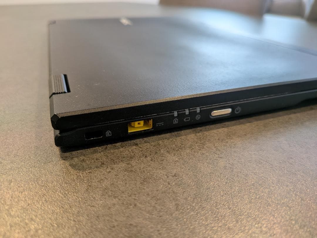 超軽量・高解像度ノートパソコン VersaPro UltraLite VK22T