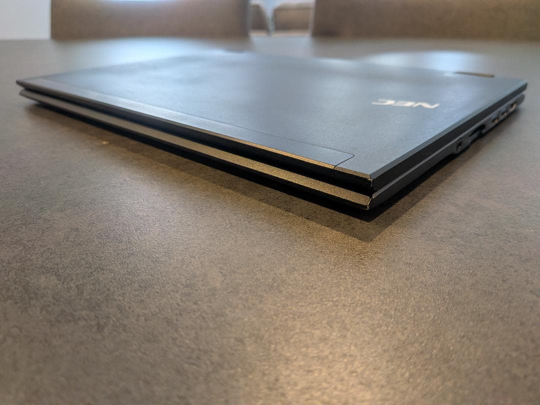 超軽量・高解像度ノートパソコン VersaPro UltraLite VK22T