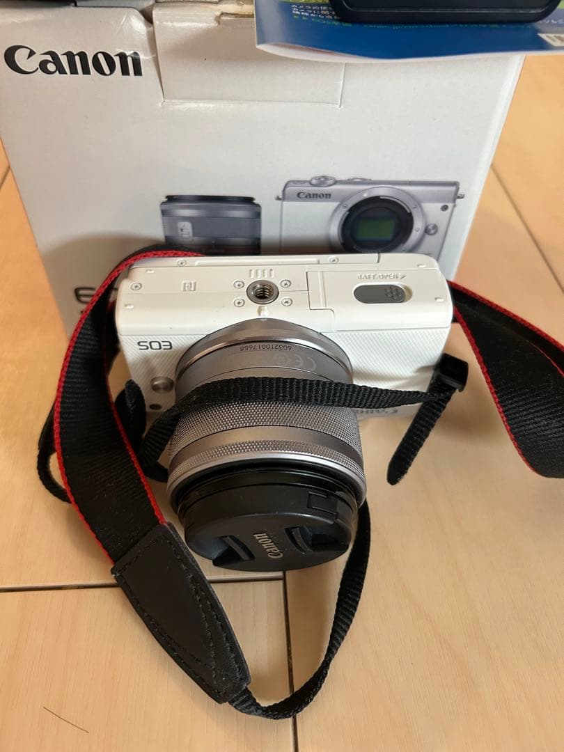 Canon EOS M100 ホワイト EF-M15-45 IS STM