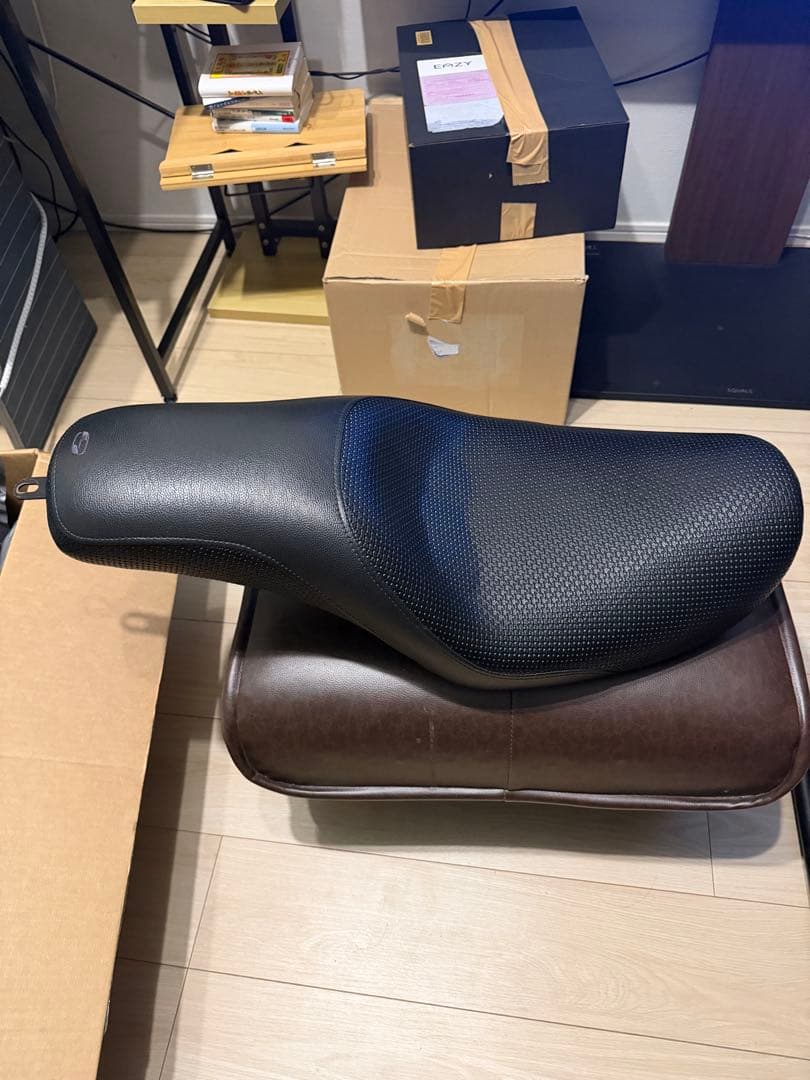 ダイナ　2004〜2005年　サドルマンシート