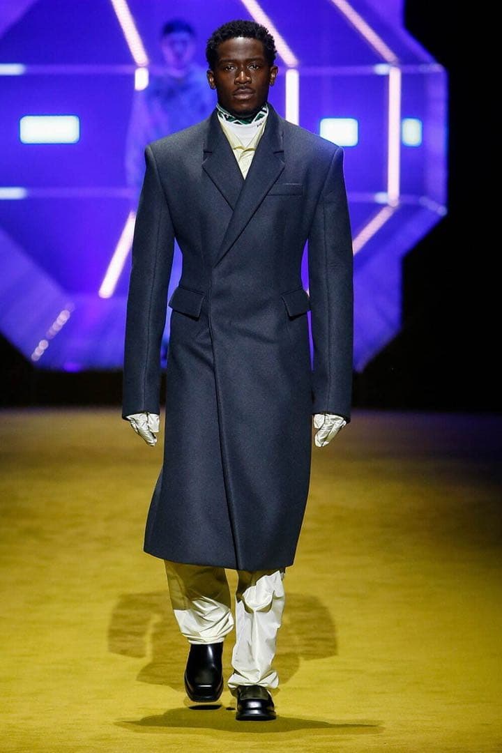 PRADA ホワイト タートルネックニット2022AWコレクション