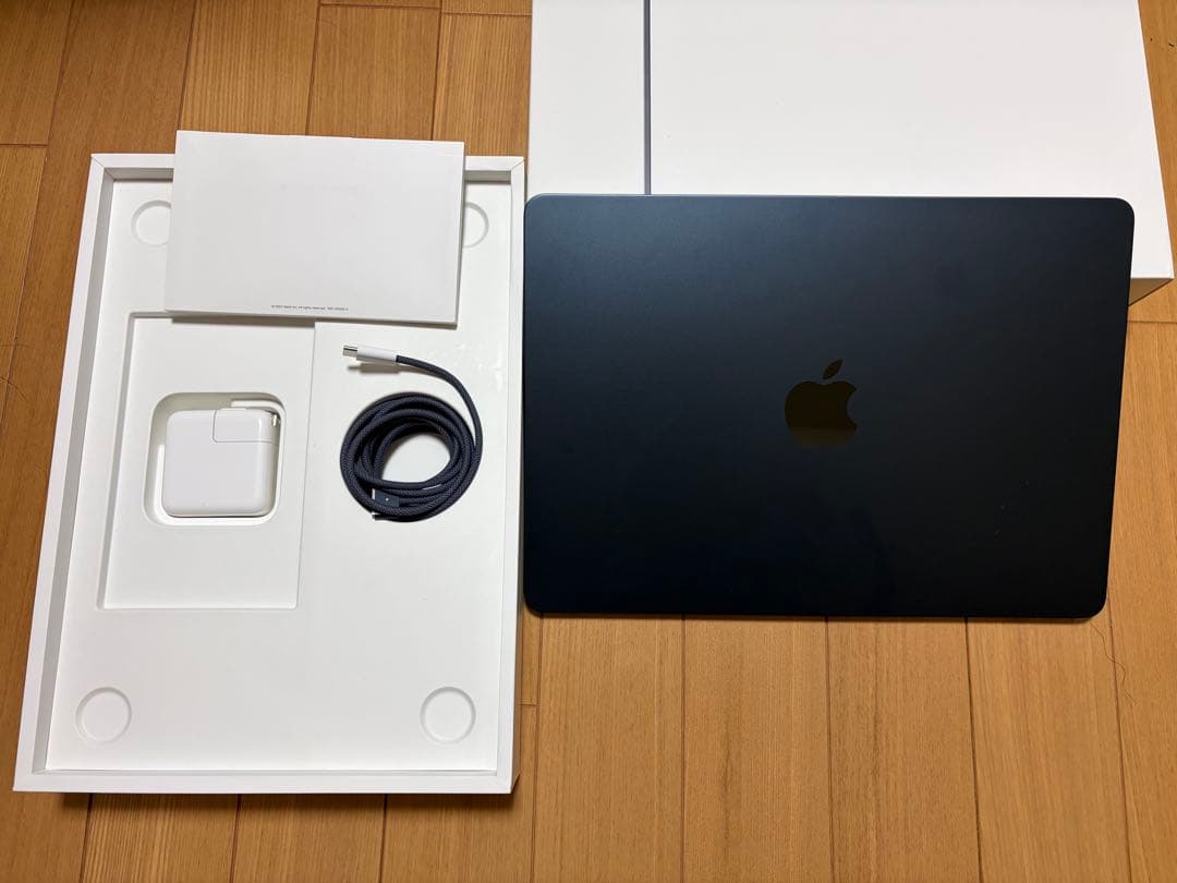 MacBook Air （M2, 2022）バッテリー残量98%