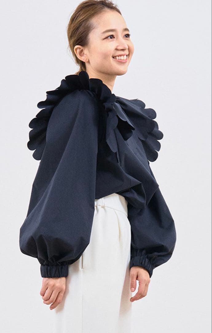 ✩フレア✩yori たっぷりスカラップブラウス　36