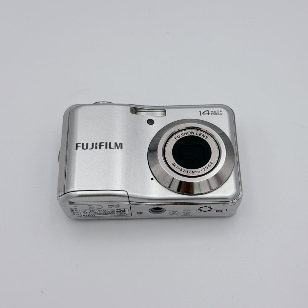 【美品】FUJIFILM FinePix AV230 デジタルカメラ シルバー