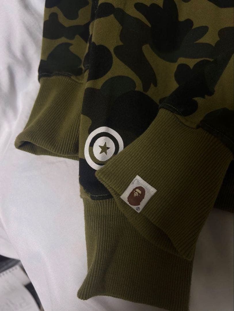 ジップパーカー