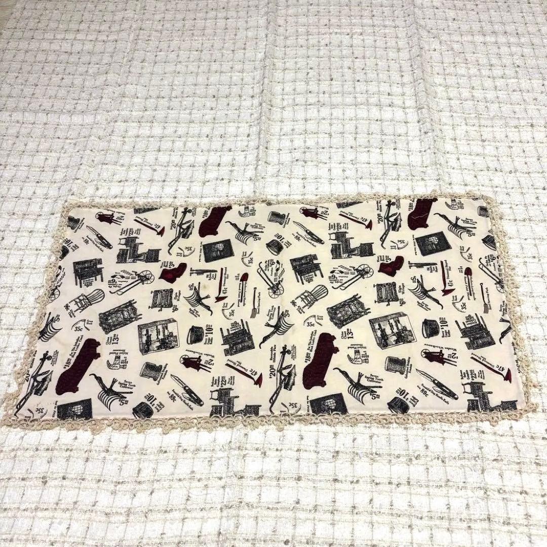 ボビンレース　ローラーピロー　クッサン　レース・木製ボビン付き　アンティーク