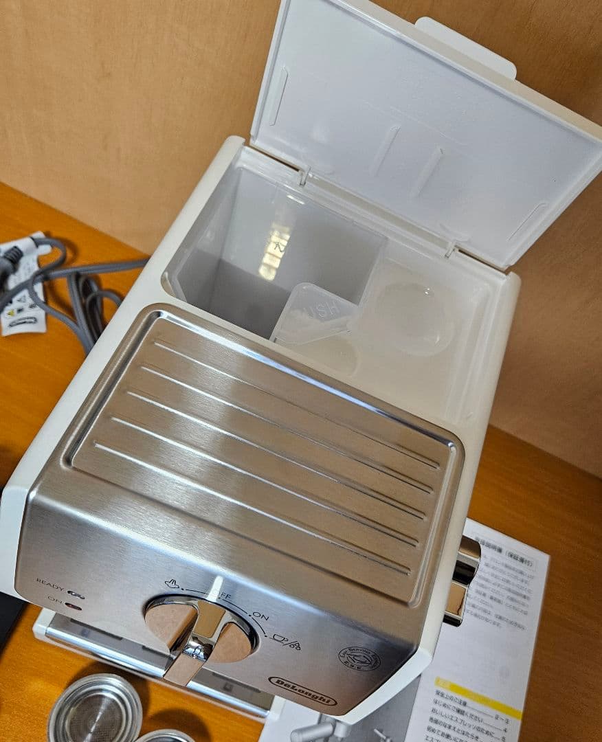DeLonghi　デロンギ　アクティブ　 エスプレッソ・カプチーノメーカー 白