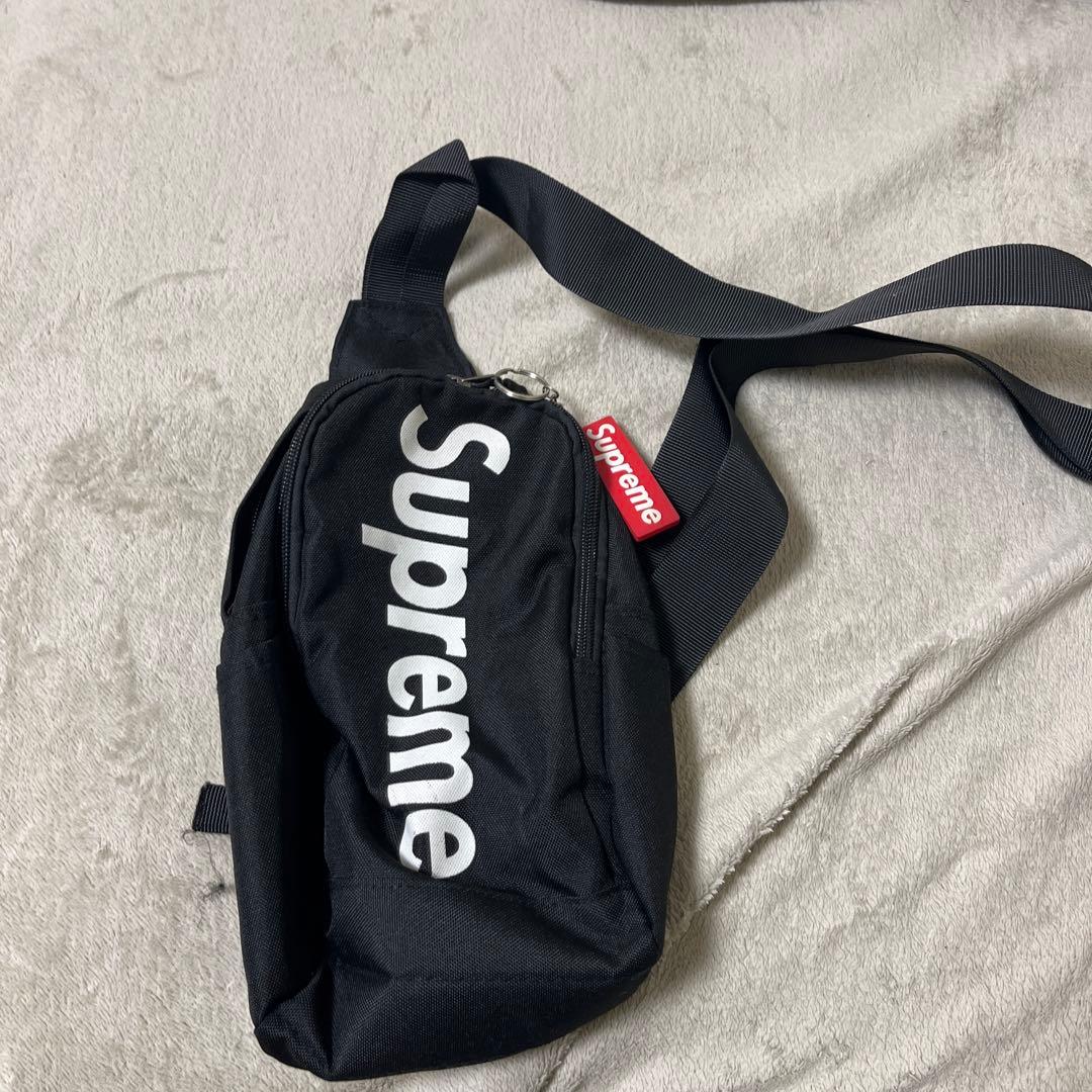 Supreme ブラック ボディバッグ