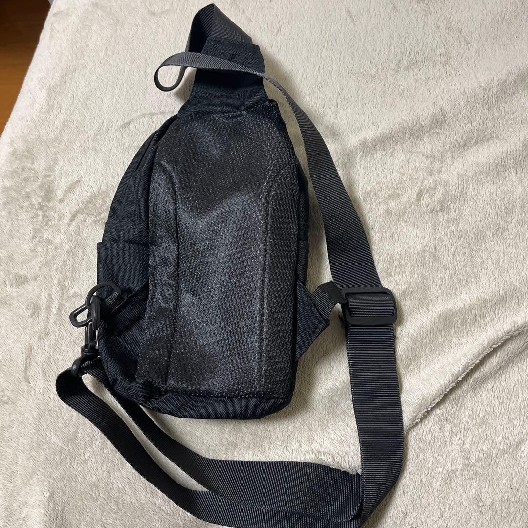 Supreme ブラック ボディバッグ