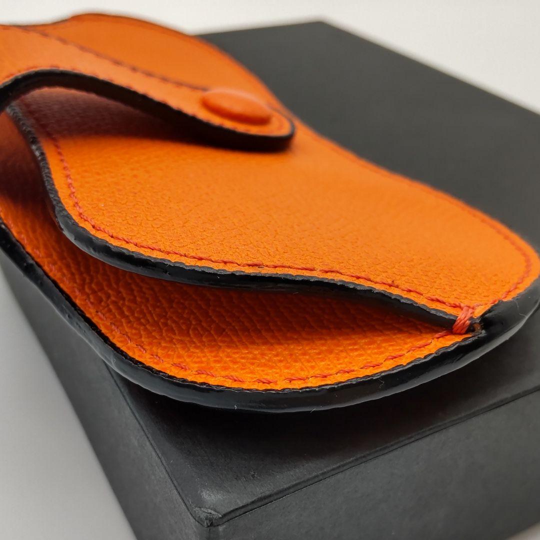 【美品】 ヴァレクストラ Valextra レザー メガネケース オレンジ