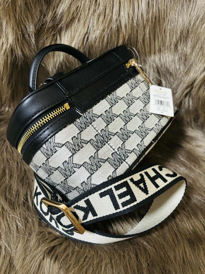 MICHAEL KORS MKロゴボディバッグ