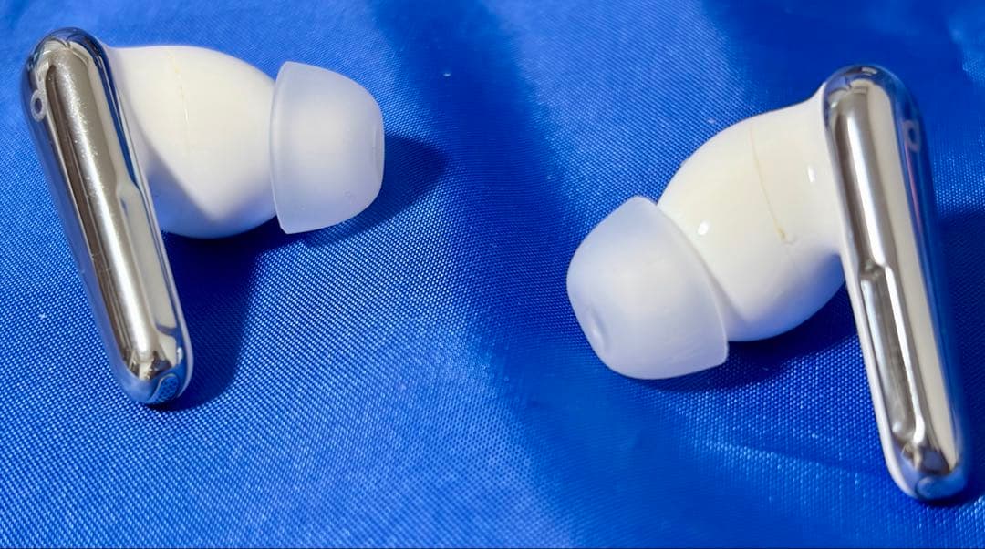 美品 Anker Soundcore Liberty 4 Pro ホワイト