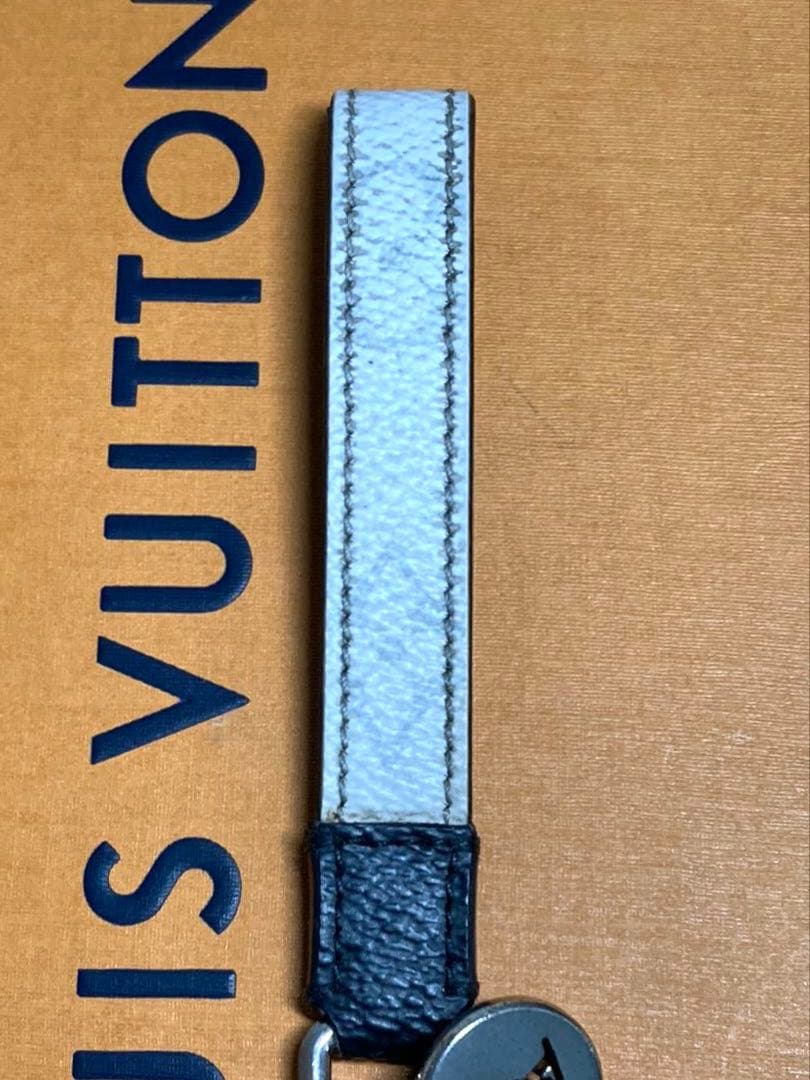 ルイヴィトン　モノグラム　エクリプス　ドラゴンヌ　キーホルダー　キーリング